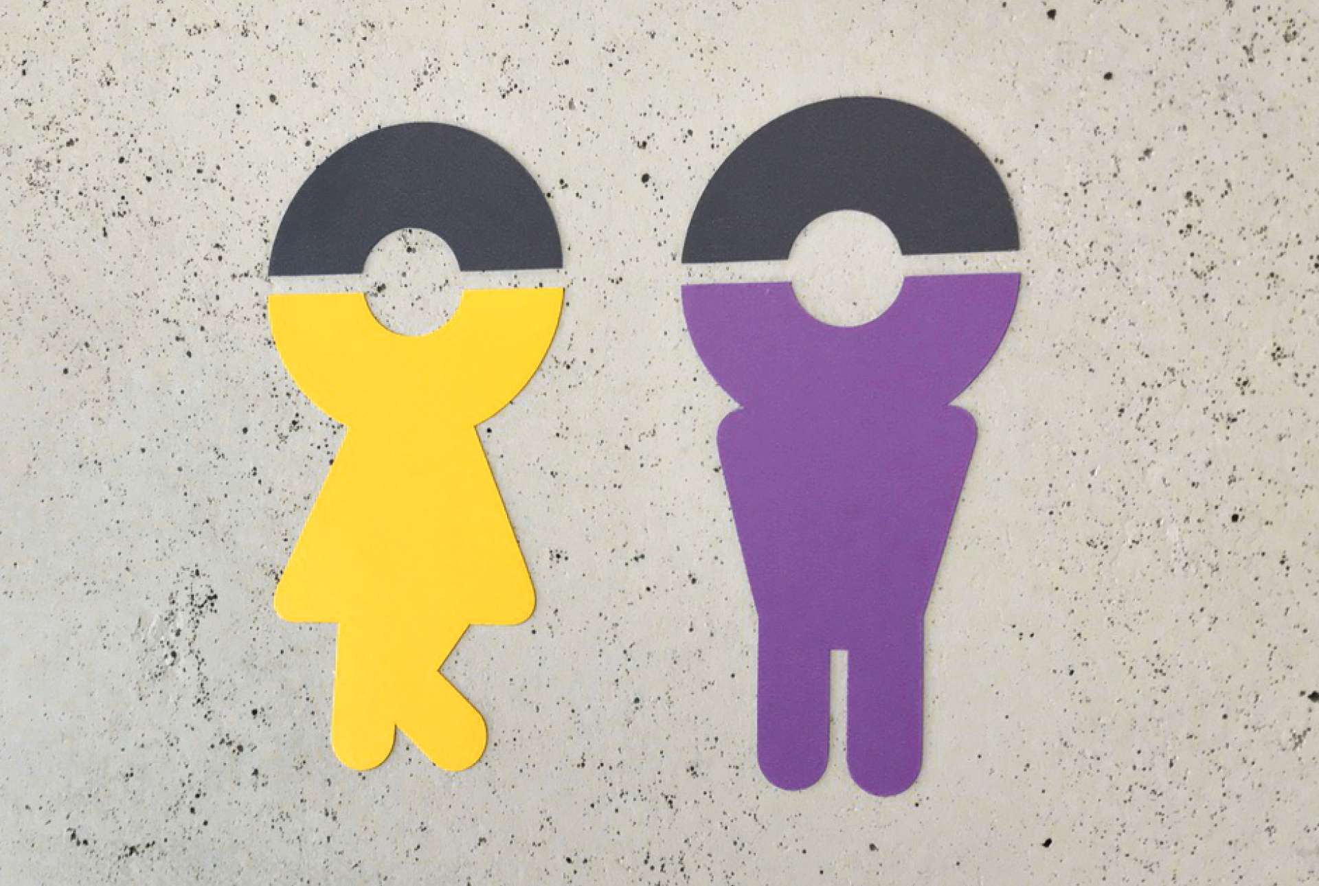 Pictogrammes signifiant les toilettes garçon et fille chez Vauban Luxembourg