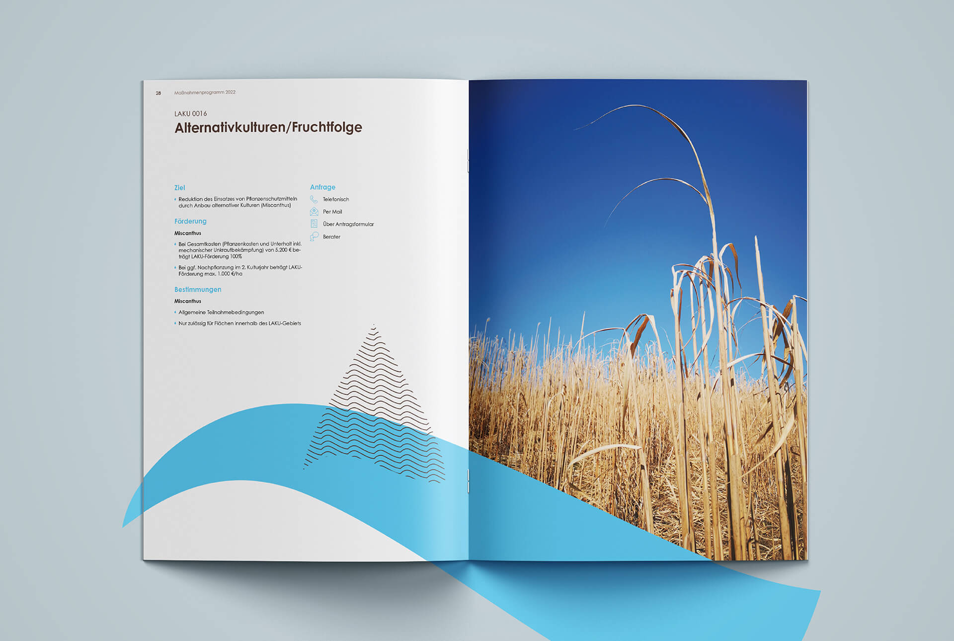 Vue intérieure (double page) de la brochure réalisée pour la Landwirtschaftlech Kooperatioun Uewersauer