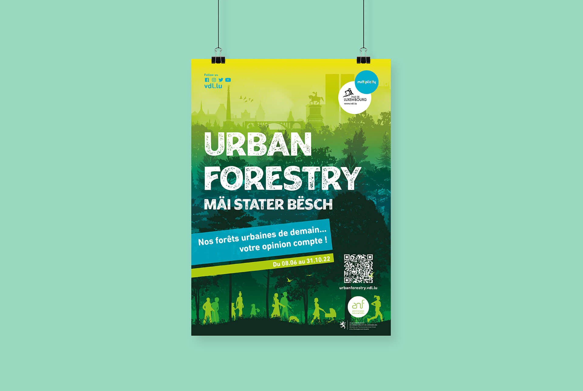 Flyer pour la communication de l'Urban Forestry, une enquête sur les forêts de Luxembourg-Ville. Un QR code permet d'accéder rapidement à l'enquête afin d'y participer